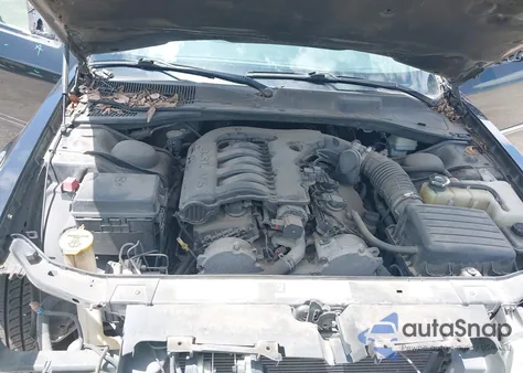 2010 Chrysler 300 Touring/Signature Series/Executive Series z USA, uszkodzony, nr VIN 2C3CA5CVXAH182774